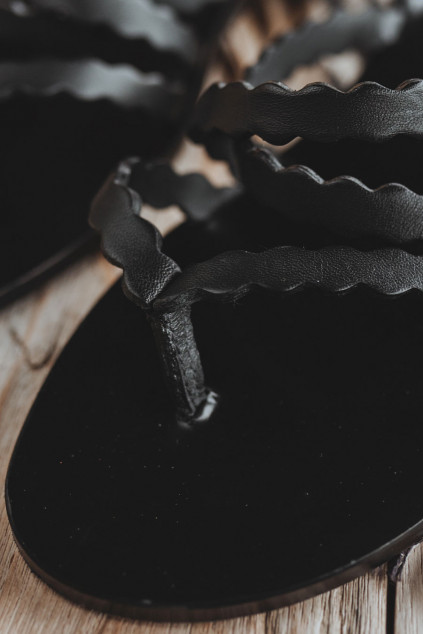 ASMA BLACK SANDALS