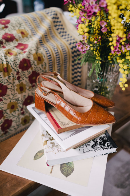 SLOAN CROCO CAMEL PUMPS