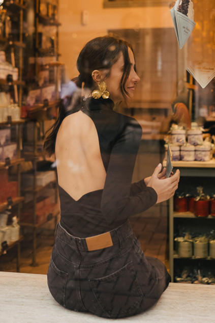 SEE-THROUGH BODY BLACK
