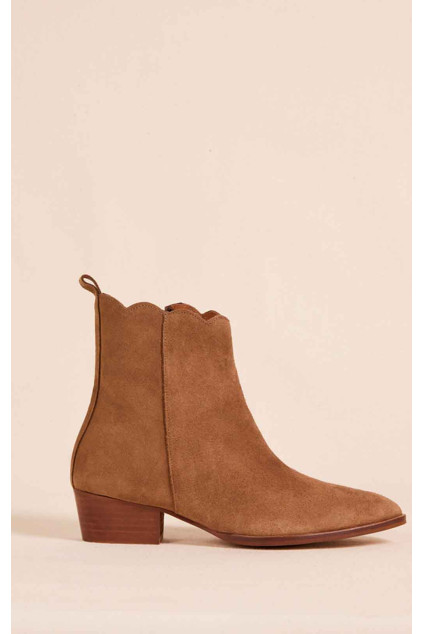 ZÉLIE CAMEL SUEDE ANKLE BOOTS