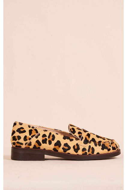 AMBER LEOPARD LOAFERS
