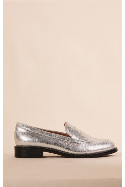 AMBER SILVER LOAFERS