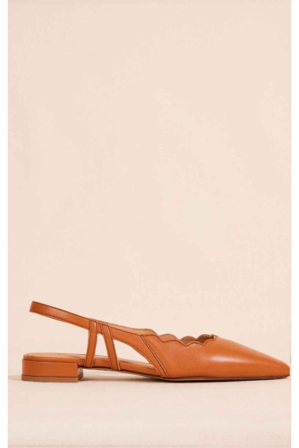 ALAÏA CAMEL SLINGBACKS
