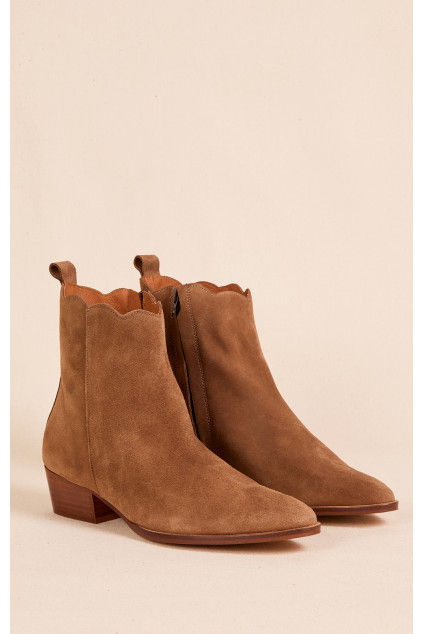 ZÉLIE CAMEL SUEDE ANKLE BOOTS