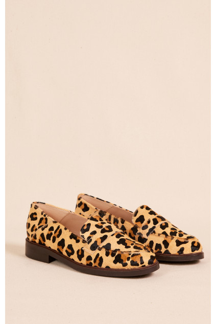 AMBER LEOPARD LOAFERS
