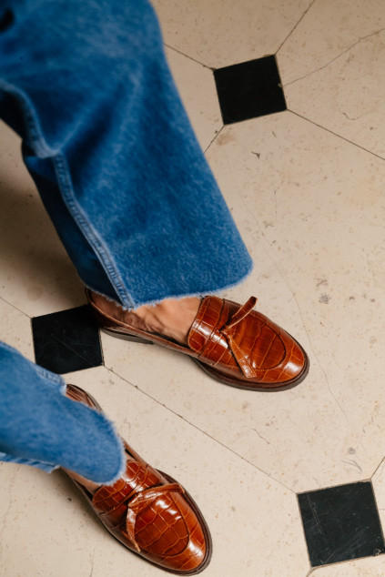 CONRAD CAMEL CROCO LOAFERS