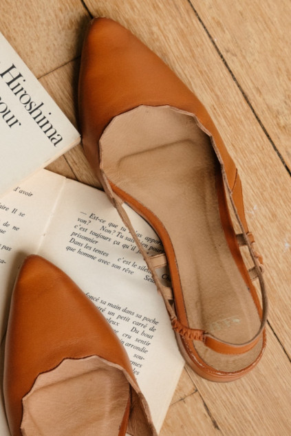 SLINGBACKS ALAÏA CAMEL