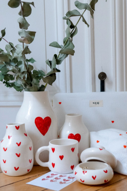 HARRY RED HEART VASE