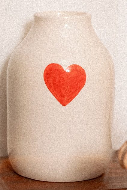 HARRY RED HEART VASE